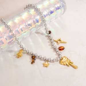 สร้อยคอจี้ทอง 18K สุดฮิต พร้อมสร้อยคอแบบโซ่คล้องคอ  วัสดุสแตนเลสสตีลสองสี  เครื่องประดับแฟชั่นสำหรับเป็นของขวัญ - Product Image 4