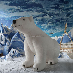 Modelo Inflable de Oso Polar Blanco Peludo, Mascota Inflable para Decoración de Nieve y Hielo - Product Image 1