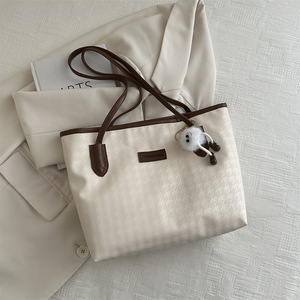 <span class=keywords><strong>Sac</strong></span> fourre-tout décontracté <span class=keywords><strong>en</strong></span> PU grande capacité avec fermeture éclair <span class=keywords><strong>pour</strong></span> femme, idéal <span class=keywords><strong>pour</strong></span> le travail et les étudiants, collection Printemps 2024, <span class=keywords><strong>en</strong></span> polyester - Product Image 3