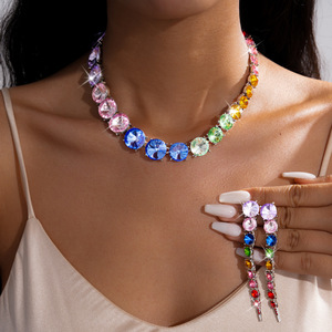Collier à pampilles en strass rond dégradé pour femmes, bijoux élégants avec incrustation de diamants brillants, idéal pour mariage et soirée - Product Image 3