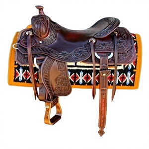 Selle d'équitation anglaise en cuir véritable de style vintage BS International, avec arbre en bois durable, design antique de haute qualité pour cheval - Product Image 4