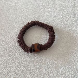 Coleteros de Tela Delgados y Duraderos en Negro y Marrón para Niñas, con Estampado de Leopardo, Bandas Elásticas para el Cabello - Product Image 6