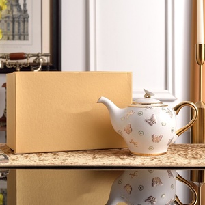 Juego de Café de Cerámica Vintage con Relieve de Mariposa, Tazas y Platillos, Juego de Café Clásico con Jarra - Product Image 3
