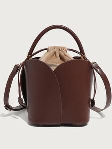 Bolso de mano cilíndrico de poliéster con perlas, diseño de pétalos rojos, para mujer, estilo animal, para boda, para novias - Product Image 2