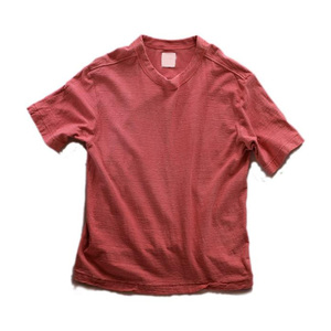 T-shirt uni épais pour femme, tissu lourd, texture vintage adoucie, idéal pour les superpositions par temps frais, vêtement essentiel durable - Product Image 1