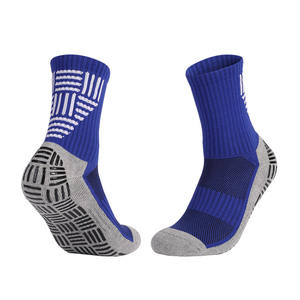 Vente en gros LRT Chaussettes athlétiques à coussin épais pour le football Chaussettes de sport thermiques antidérapantes avec logo personnalisé pour enfants et hommes - Product Image 5