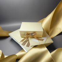 Boîte-cadeau magnétique pliable de luxe recyclable avec couvercle magnétique rigide avec doublure en éponge et logo personnalisé en matériaux recyclés