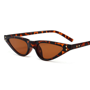 Oeil de chat Rivet Lunettes De Soleil Pour Femmes Rétro Triangulaire Lunettes De Marque Classique des années 90 Petites Nuances - Product Image 2