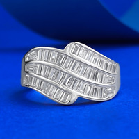 Bague éternité en argent sterling 925 plaqué rhodium avec zircone cubique taille émeraude baguette glacée pour mariage et soirée