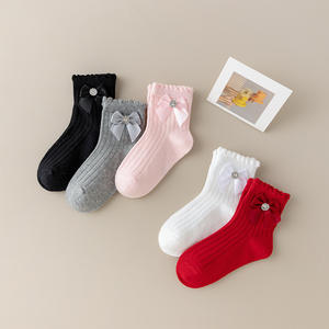 Chaussettes hautes en coton pour bébé fille avec nœud en diamant, respirantes et absorbant la transpiration, vente en gros pour l'automne et l'hiver - Product Image 4