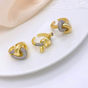 Anel de Noivado Vintage com Pedra de Zircônia Banhado a Ouro 18K para Homens e Mulheres - Product Image 2