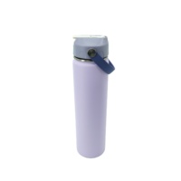 Bouteille isotherme de sport de luxe violette en acier inoxydable de 24 oz avec poignée souple et couvercle anti-fuite, durable pour les voyages en extérieur