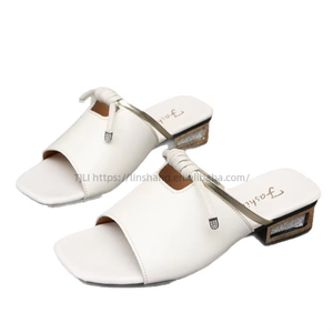Élégantes pantoufles à talon bas et bout carré pour femmes, grandes tailles, nouvelle collection été, talon épais, vente en gros - Product Image 5