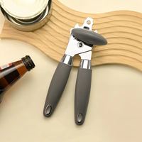 Ouvre-boîte manuel multifonctionnel avec poignée grise antidérapante, ouvre-bouteille 3 en 1 pour bouteilles de bière et boîtes de conserve, gadget de cuisine
