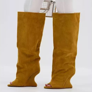 Botas de tacón alto de cuña para mujer, de ante, hasta la rodilla, con punta abierta, colores personalizados, para verano - Product Image 1