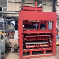 Machine à fabriquer des blocs de béton QT5-15 pour blocs creux et briques pleines