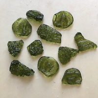 Météorite tchèque synthétique Moldavite verte pierre brute cristal artisanat météorite verre pierres pierres précieuses en vrac pendentif moldavite