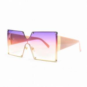 Gafas de Sol Cuadradas Extra Grandes con Protección UV400, Modernas y de Moda, con Logotipo Personalizado, Gafas de Sol Degradadas de Una Sola Pieza para Mujer - Product Image 1