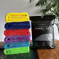 Serviette de séchage auto en microfibre torsadée rose 60x90cm, absorbante, sans peluches ni rayures, pour atelier de lavage automobile (vente en gros)