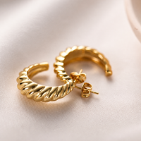 Boucles d'oreilles créatives en acier inoxydable avec design torsadé irrégulier, plaquées or, bijoux de piercing pour femmes, directement de l'usine Kaishee