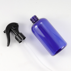 Botella de Plástico PET Negra de Forma Corta y Recta de 100/200/250/300/500 ml con Logotipo Personalizado y Tapa de Pulverización para Envasado de Productos para el Cuidado de la Piel - Product Image 2