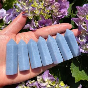 คริสตัลโฮล่าขายส่ง คริสตัลแองเจลไลท์สีน้ำเงินธรรมชาติคุณภาพสูง ขัดเงา รูปทรงหอคอย สลักลาย ขนาด 4-7 ซม. สำหรับตกแต่งบ้าน ของขวัญวันหยุด - Product Image 1