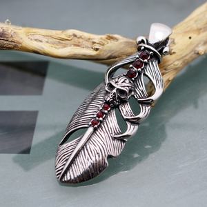 <b>Titanium</b> Steel Fashion Retro Feather Skull Pendant Necklace Personality Stainless Steel Zircon Pendant Men's Jewelry Wholesale - Product Image 4