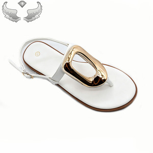 <span class=keywords><strong>Sandali</strong></span> da <span class=keywords><strong>donna</strong></span> alla moda con fibbia in metallo, nuovo stile <span class=keywords><strong>infradito</strong></span> antiscivolo, scarpe da spiaggia personalizzabili con etichetta privata - Product Image 4