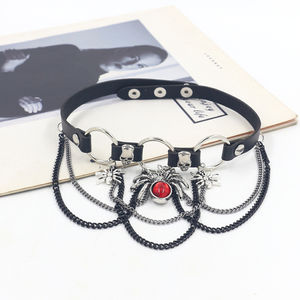 Collier ras du <span class=keywords><strong>cou</strong></span> gothique vintage punk en cuir PU noir avec clous et rivets en forme <span class=keywords><strong>de</strong></span> cœur, collier <span class=keywords><strong>de</strong></span> motard avec pointes réglable - Product Image 2