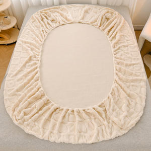 ผ้าปูเตียงผ้ากำมะหยี่หนา3มิติแบบทันสมัยผ้าปูเตียงผ้าสักหลาดนมปะการังหนาสำหรับฤดูหนาวออกแบบโลโก้ได้ตามต้องการ - Product Image 4