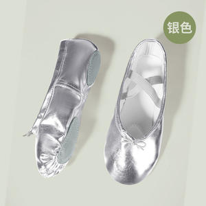 <span class=keywords><strong>Zapatillas</strong></span> <span class=keywords><strong>de</strong></span> baile <span class=keywords><strong>de</strong></span> <span class=keywords><strong>Ballet</strong></span> <span class=keywords><strong>de</strong></span> plata dorada cómodas <span class=keywords><strong>de</strong></span> Venta caliente zapatos <span class=keywords><strong>de</strong></span> bailarina <span class=keywords><strong>de</strong></span> suela blanda para niñas - Product Image 6