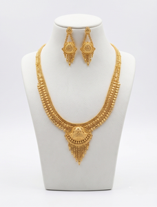 Conjunto de Collar y Aretes de Novia Clásicos para Mujer, Chapados en Oro, de Cobre y Latón, Origen Orissa, Marca DIVYORO - Product Image 1