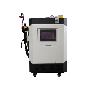 Machine de nettoyage laser pulsé portative conviviale 100W 200W pour la préparation des surfaces de pièces automobiles - Product Image 1