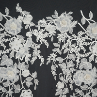 Tissu de robe de mariée brodé à la main blanc, motif floral, dentelle 3D, 100% polyester, double contrôle qualité
