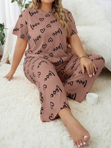 Vêtements de maison de style européen, grande taille et rembourrage supplémentaire - Ensemble de vêtements de nuit pour femmes à col rond en forme de cœur - Product Image 2