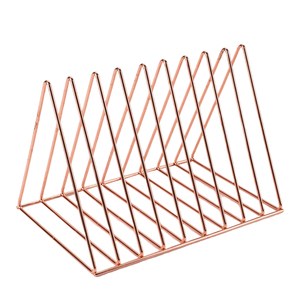 Estante triangular de hierro moderno-Soporte creativo para revistas de almacenamiento de oficina Exhibición de libros y periódicos - Product Image 1