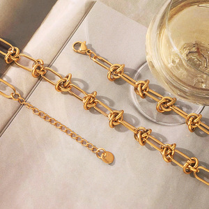 สร้อยคอ KITI Elegant Link <span class=keywords><strong>Chain</strong></span> ดีไซน์สวยหรู ไม่ลอก ไม่ดำ ชุบทอง 18K ผลิตจากสแตนเลสสตีล เหมาะสำหรับใส่ซ้อนกัน - Product Image 6