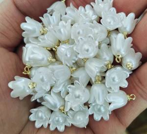 Abalorio de lirio de los valles, perlas de imitación, cuentas sueltas, decoración de abalorios de coche DIY, venta al por mayor, cuentas acrílicas, flor blanca - Product Image 6