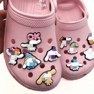 팔찌 주최자를위한 도매 PVC 애니메이션 만화 귀여운 디자이너 맞춤형 신발 매력