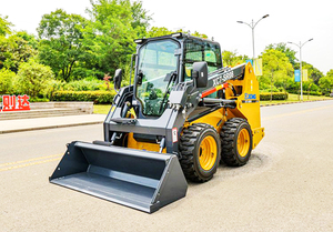 لودر صغير بعجلات ديزل XCMG عالي الجودة طراز XC7-SR08 بحمولة 900 كجم بسعر تنافسي - Product Image 3