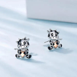 Boucles d'oreilles en forme de vache de dessin animé, en alliage de Zinc plaqué or Rose, bijoux unisexes à la mode, cadeau pour femmes, hommes et enfants - Product Image 6