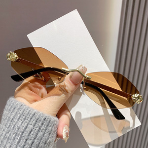 Lunettes de soleil sans monture pour femmes, en métal doré, protection UV400, verres PC, type 3, pour sorties, cyclisme, conduite, fêtes - Product Image 1