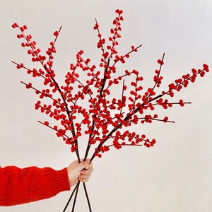 Branche artificielle de baies de houx rouges Muyu Chronicles, décoration porte-bonheur pour la maison, les mariages et les fêtes - Product Image 1