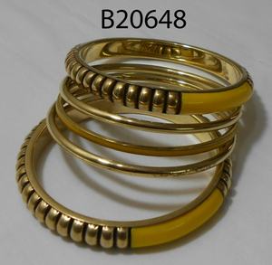 Brazaletes de latón de resina de estilo Vintage moderno, pulseras con dijes de moda de diseño único, regalos elegantes para fiestas de mujeres - Product Image 5