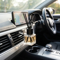 Flacon de parfum de voiture élégant, rechargeable, en verre, diffuseur de parfum en verre pour voiture avec clip métallique pour accessoires intérieurs de voiture