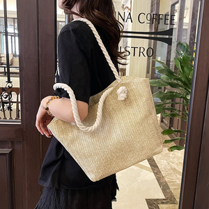 Sac à bandoulière pliable grande capacité, nouveau modèle, en paille, fourre-tout tendance avec fermeture éclair pour femme - PLAYMAX Plage et Extérieur - Product Image 2