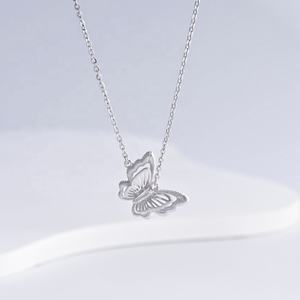 Collier rond en argent sterling 925 plaqué or 18 carats avec papillon délicat et pierre, pour filles, collection été 2026 - Product Image 3