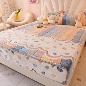 Set di Lenzuola con Angoli in Pile Stampato con Motivo a Fiocchi di Neve, Coprimaterasso in Velluto Cartoon, Protezione per Materasso, Copriletto per Letti King e Queen - Product Image 3