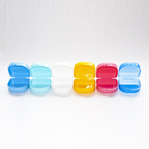 Boîte de rangement pour prothèses dentaires HUIYA, en plastique, grande ou moyenne taille, pour le soin des prothèses. - Product Image 4