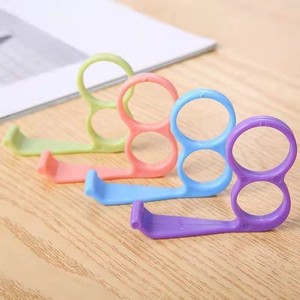 Creative Ring Style Phone Holder Universal Portable Desk Stand For Mobile Phones Plastic Pink Purple Blue Light Green - Product Image 2